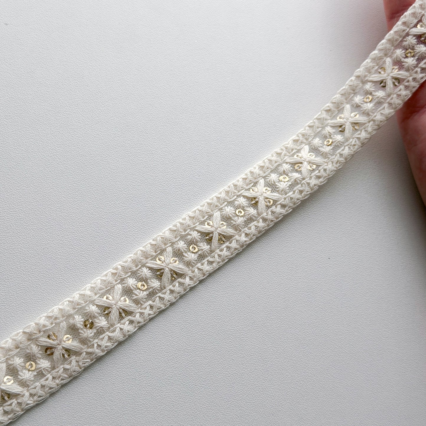 S387 インド刺繍リボン 2cm幅 チュール