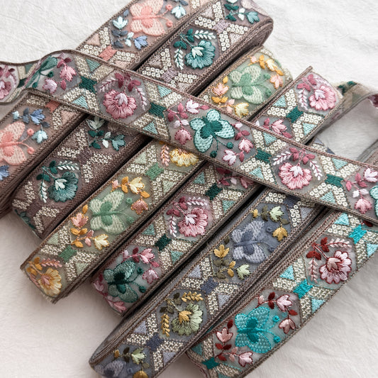 S405 インド刺繍リボン 3.5cm幅 チュール