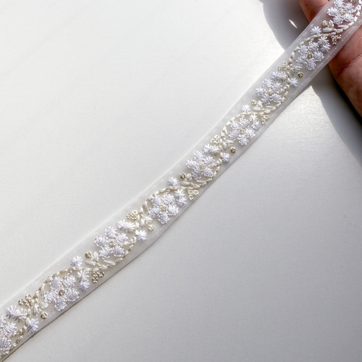 S417 インド刺繍リボン 2.5cm幅 チュール