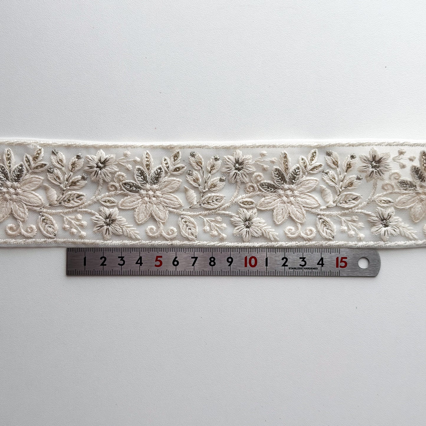 S399 インド刺繍リボン 6cm幅 チュール