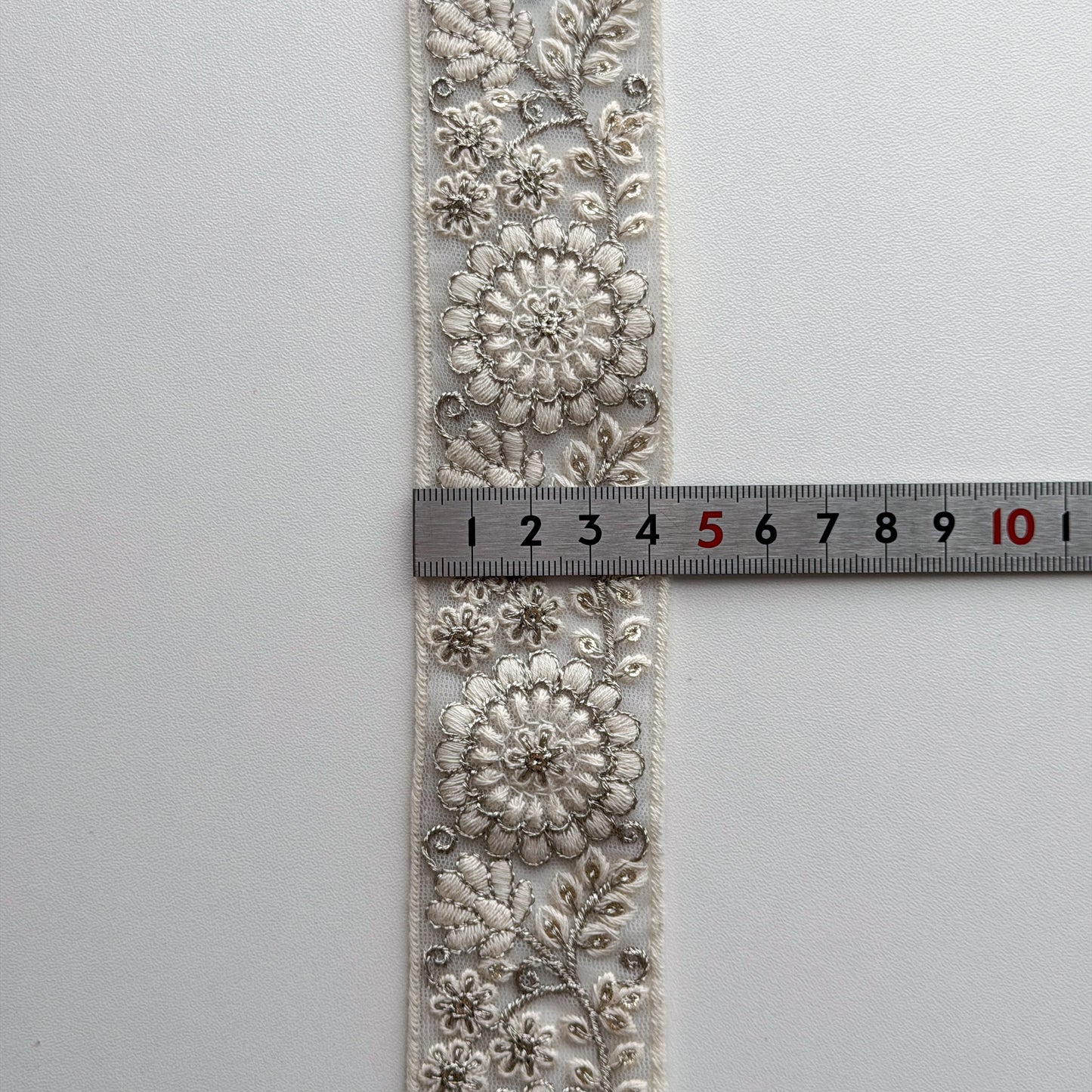 S394 インド刺繍リボン 4.5cm幅 チュール