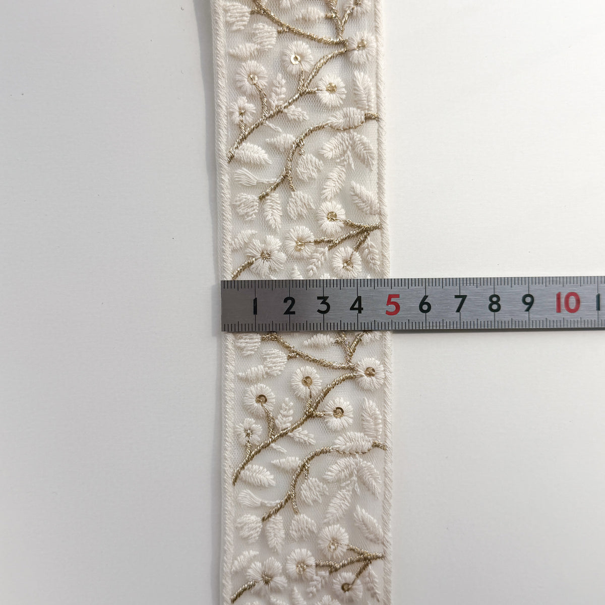 S418 インド刺繍リボン 5cm幅 チュール