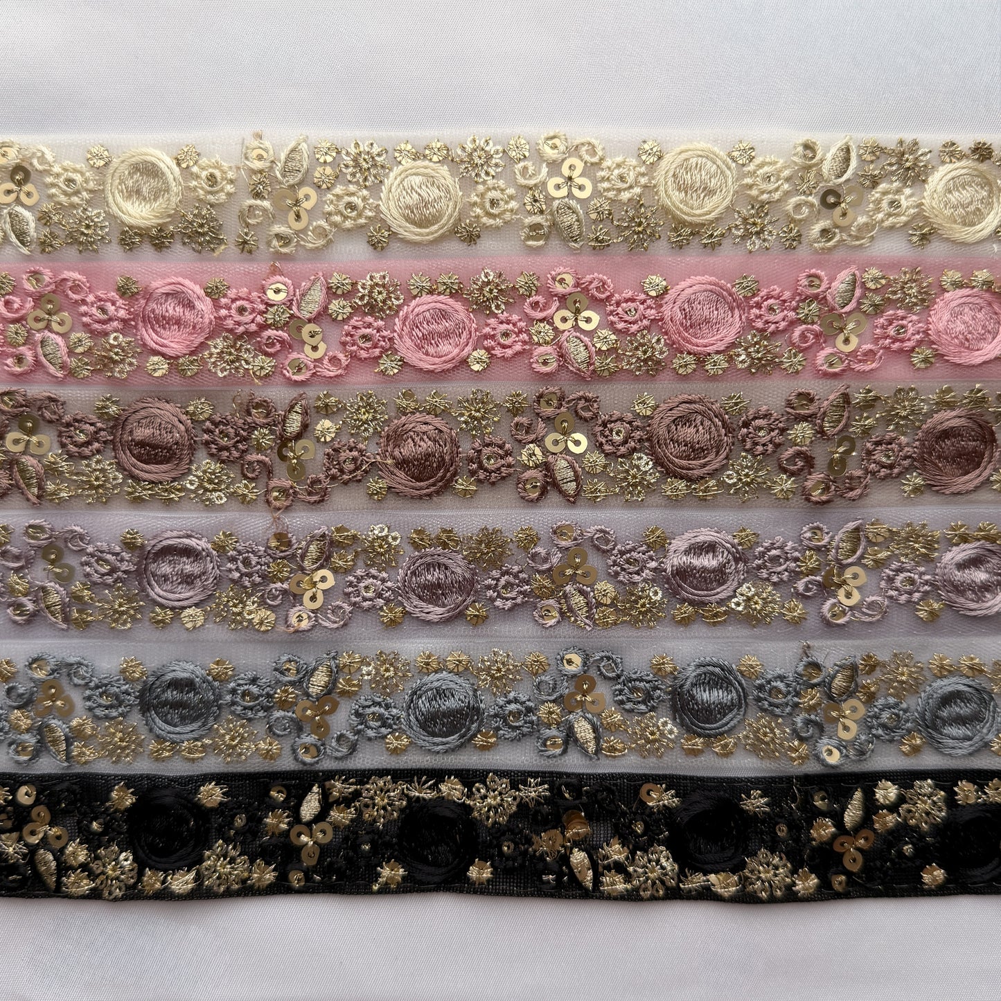 S414 インド刺繍リボン 2.5cm幅 チュール