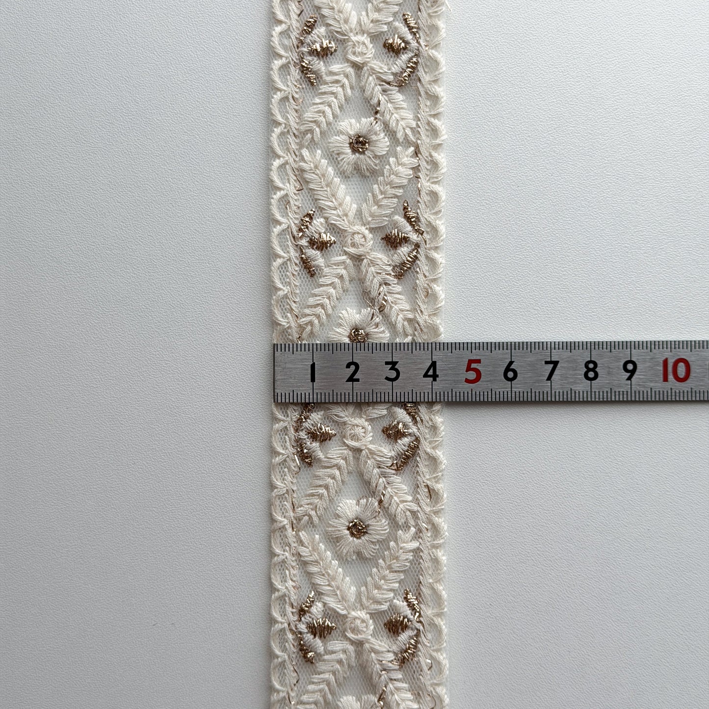 S396 インド刺繍リボン 4.5cm幅 チュール