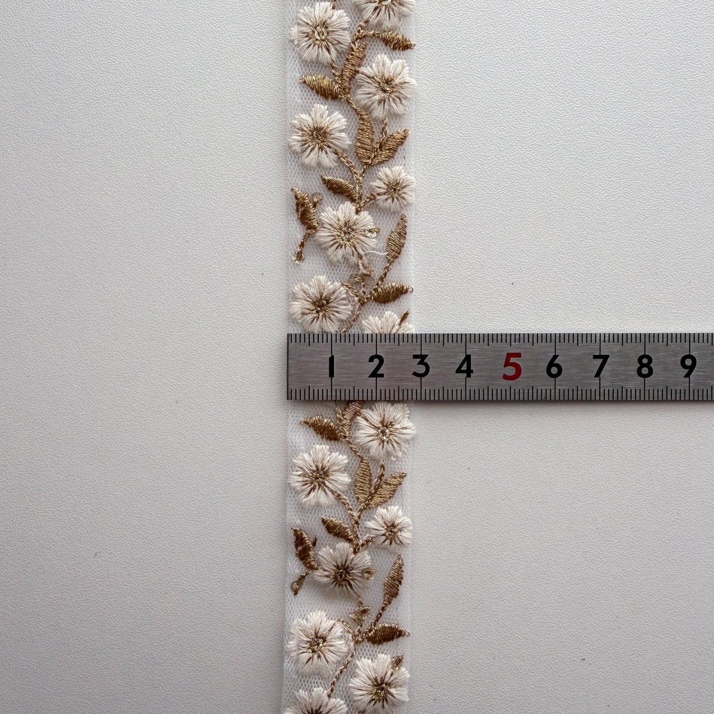 S265 インド刺繍リボン 3cm幅 チュール サクラ