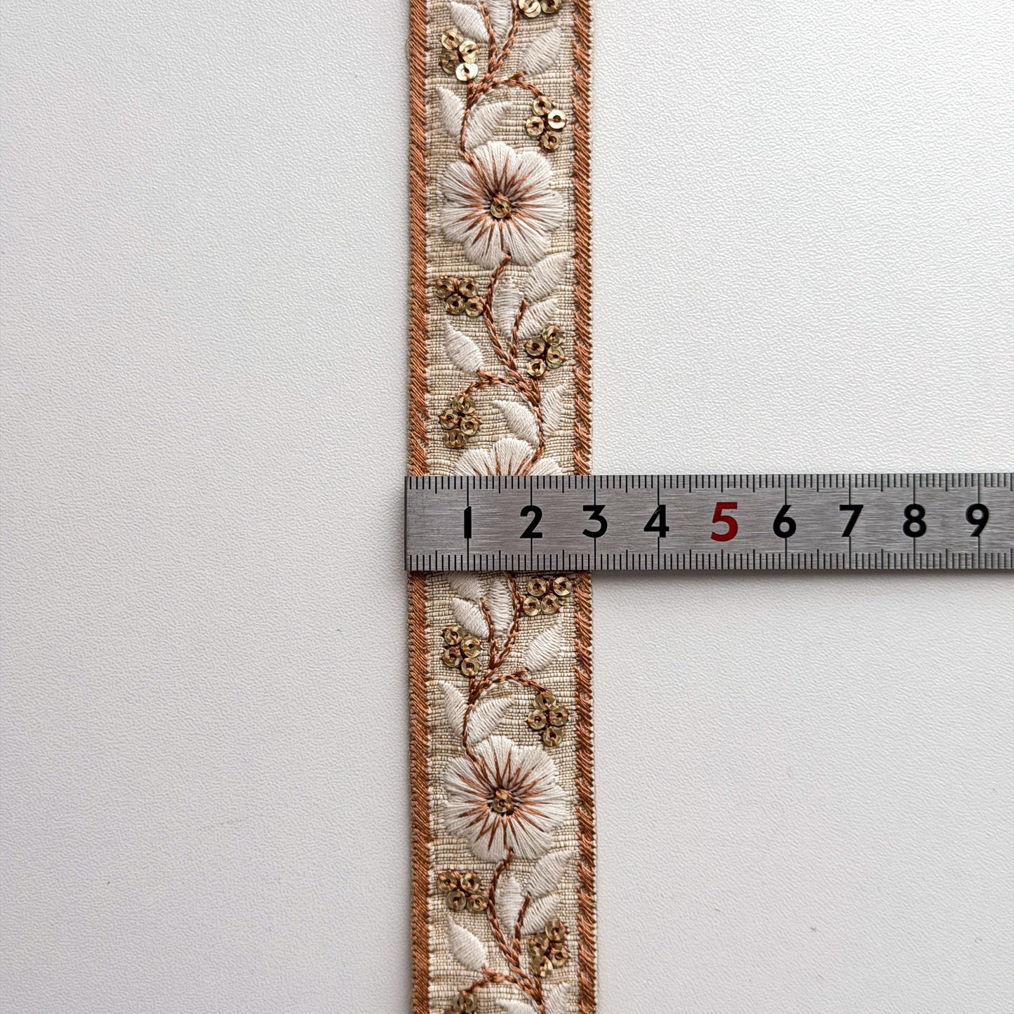 S372 インド刺繍リボン 3cm幅 布地