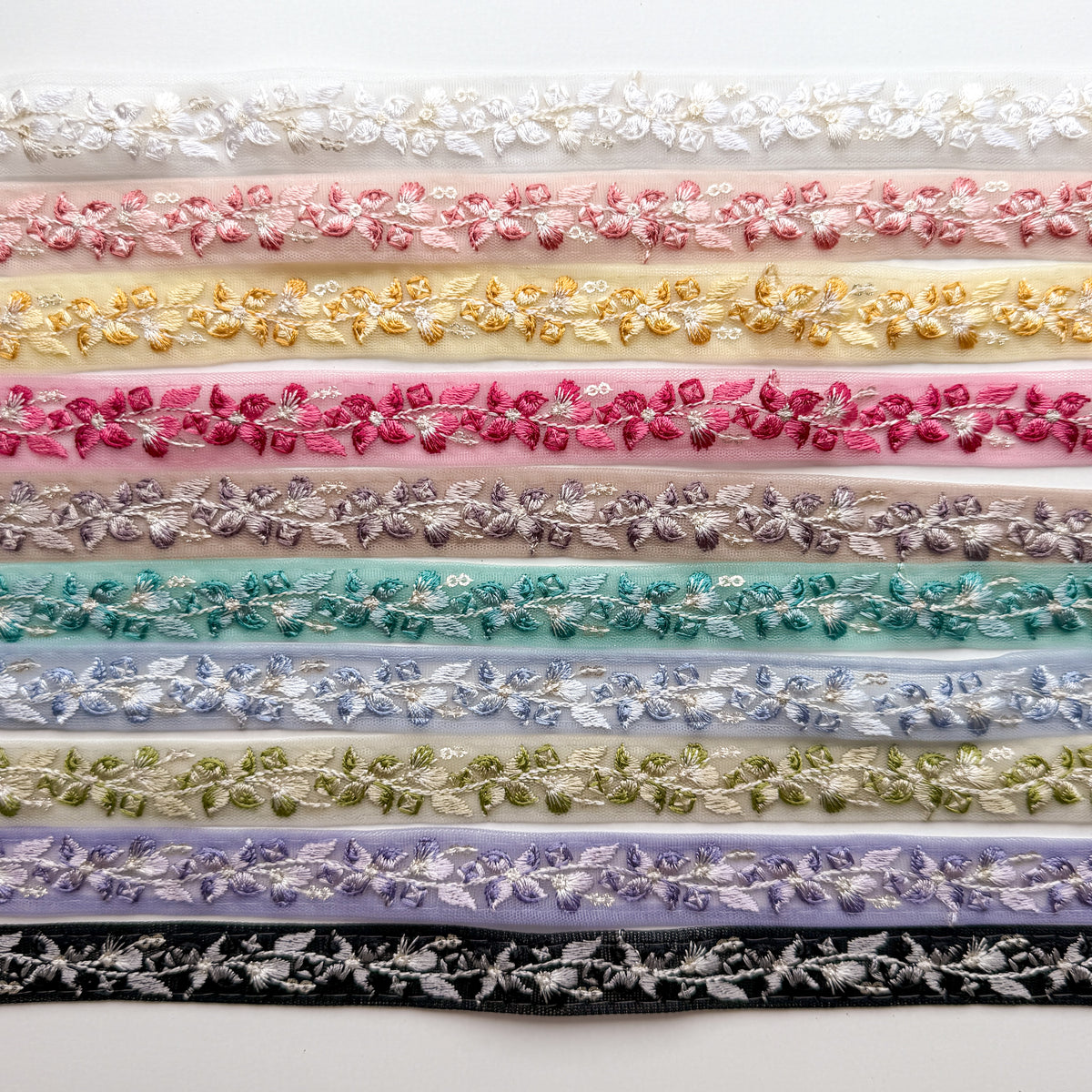 S420 インド刺繍リボン 2.5cm幅 チュール