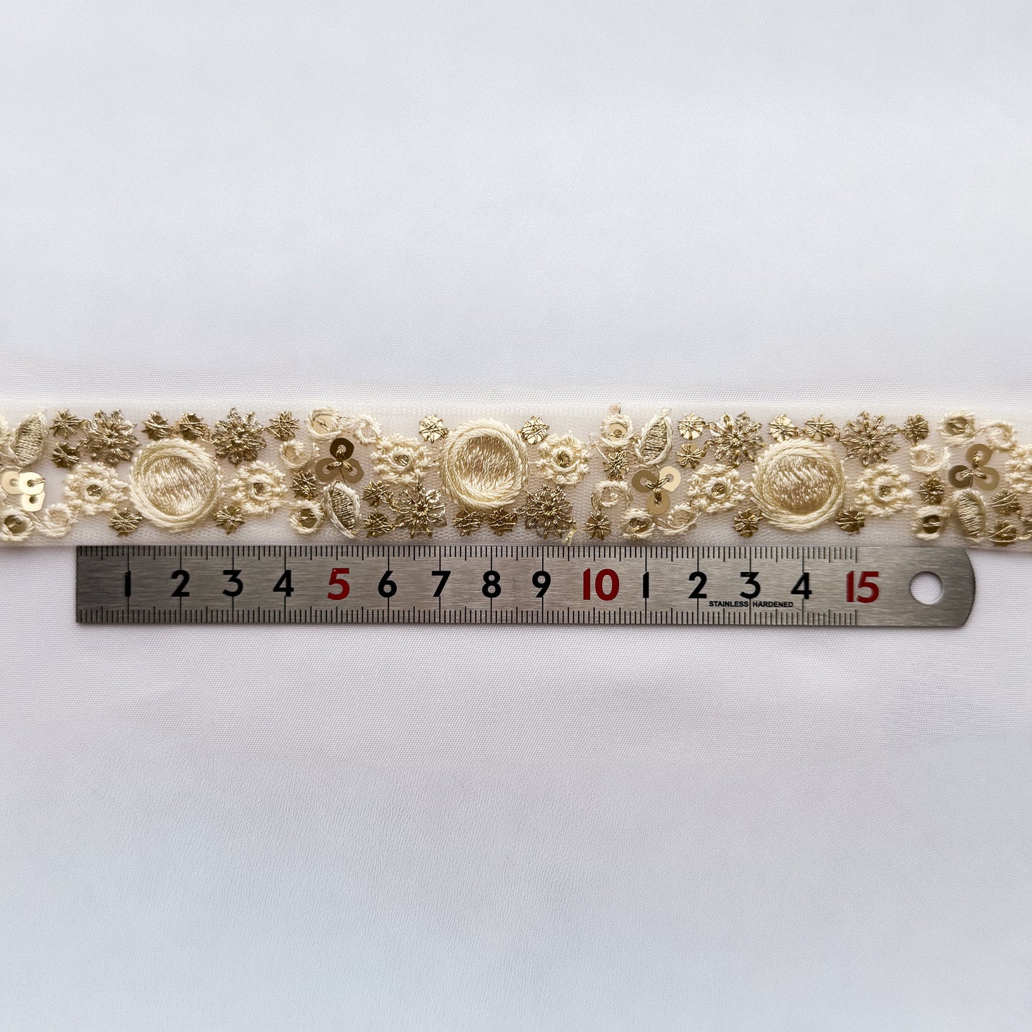 S414 インド刺繍リボン 2.5cm幅 チュール