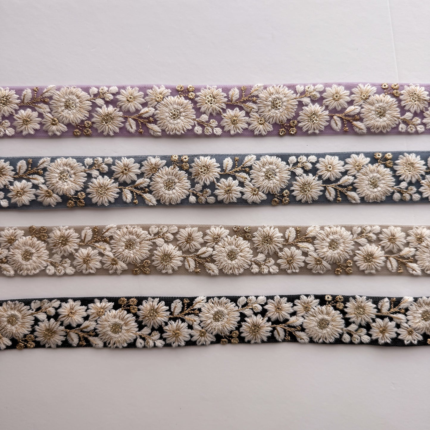 S320 インド刺繍リボン 3.5cm幅 チュール マーガレット