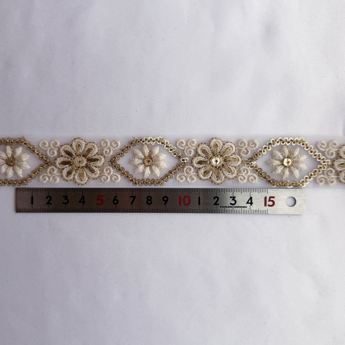 S370 インド刺繍リボン 3cm幅 チュール