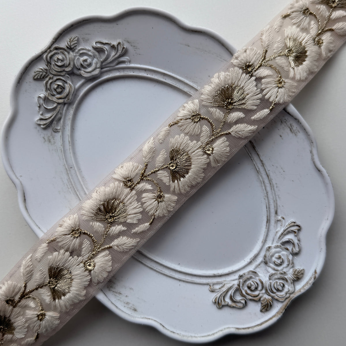 S421 インド刺繍リボン 3.5cm幅 チュール