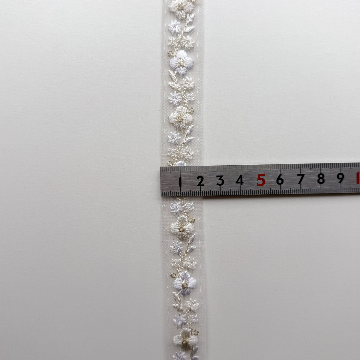 S416 インド刺繍リボン 2cm幅 チュール