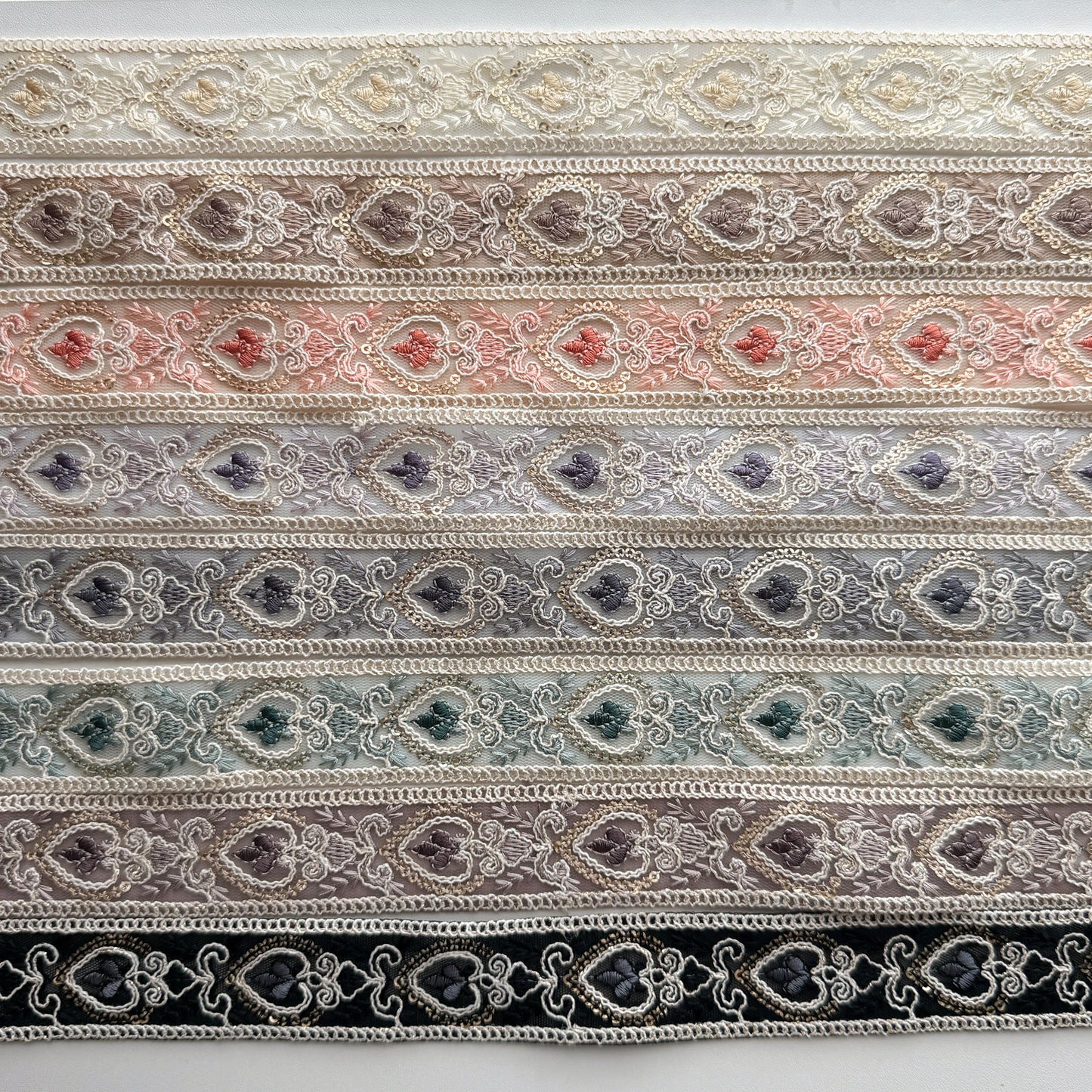 S371 インド刺繍リボン 3.5cm幅 チュール ザリ