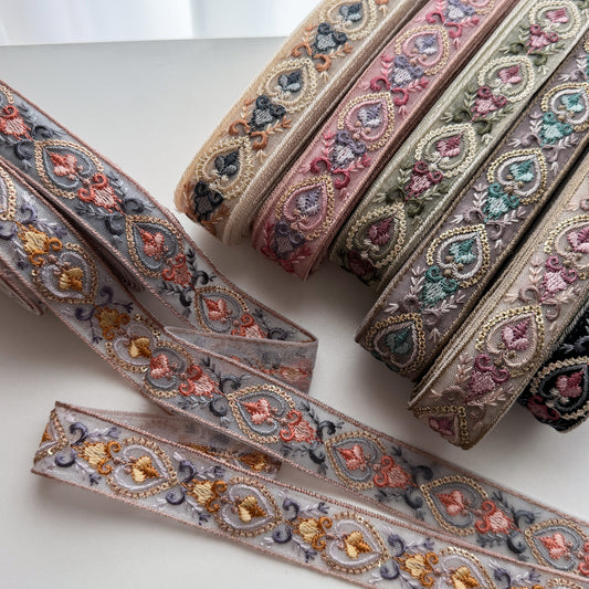 S369 インド刺繍リボン 3cm幅 チュール