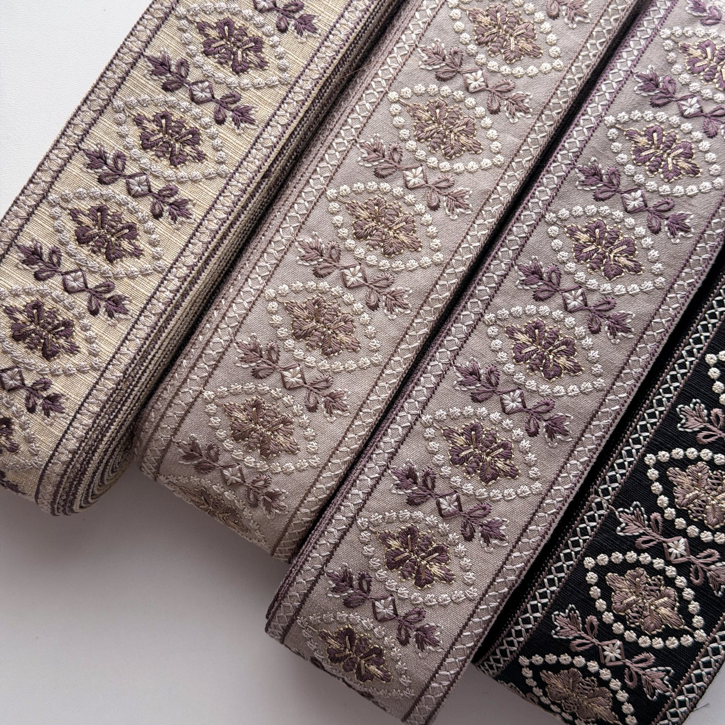 S356 インド刺繍リボン 5cm幅 布地