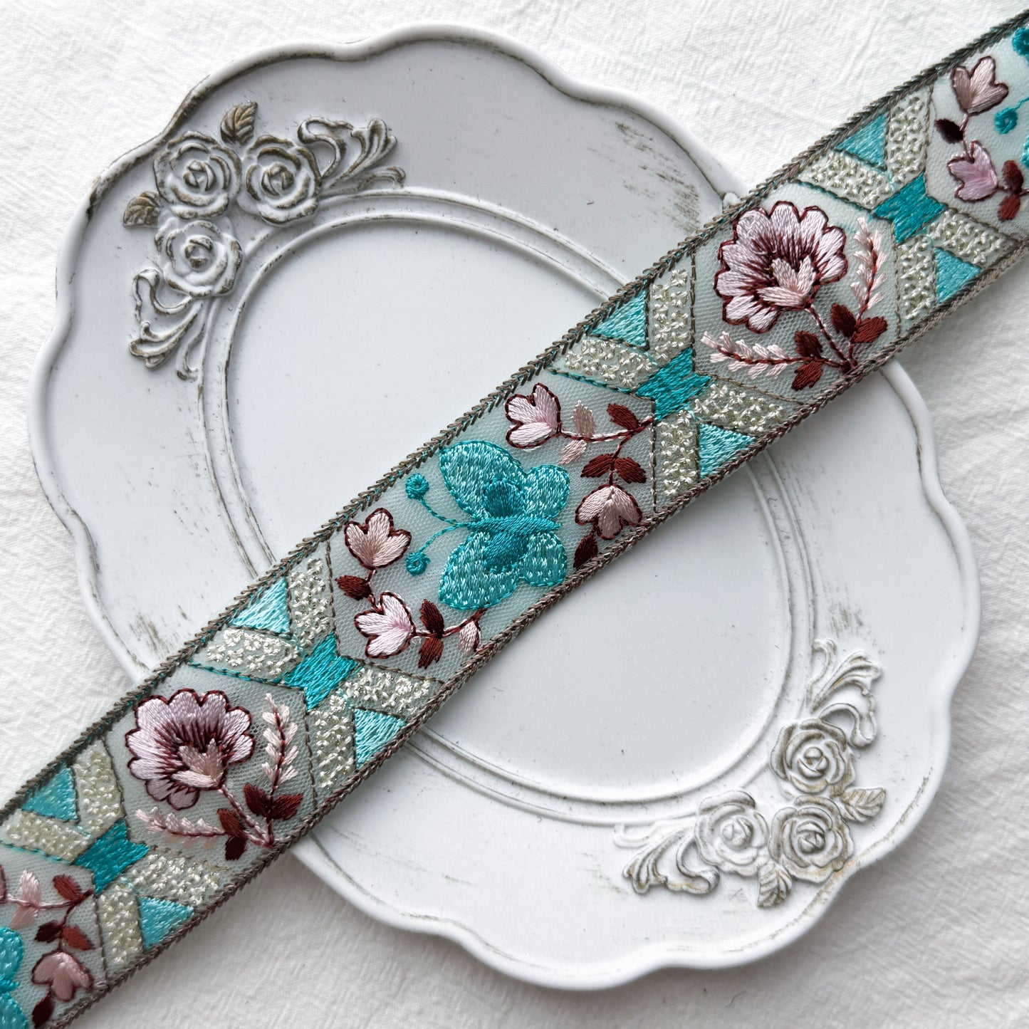 S405 インド刺繍リボン 3.5cm幅 チュール