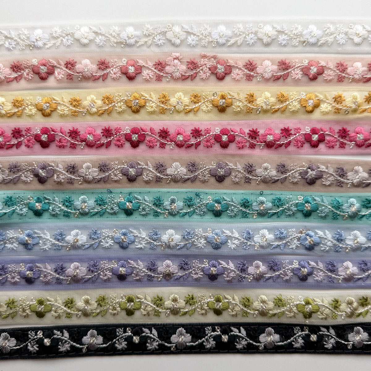 S416 インド刺繍リボン 2cm幅 チュール