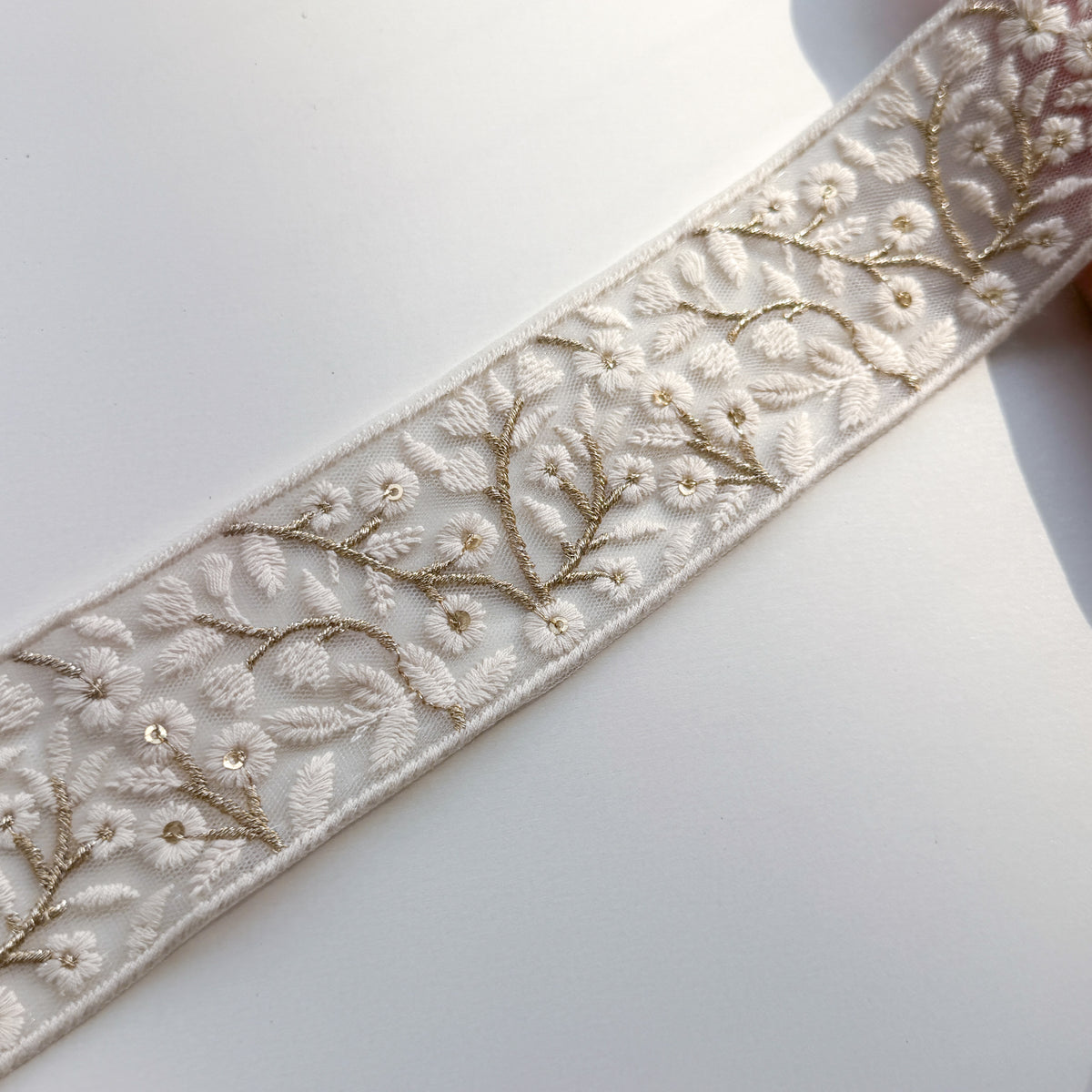 S418 インド刺繍リボン 5cm幅 チュール