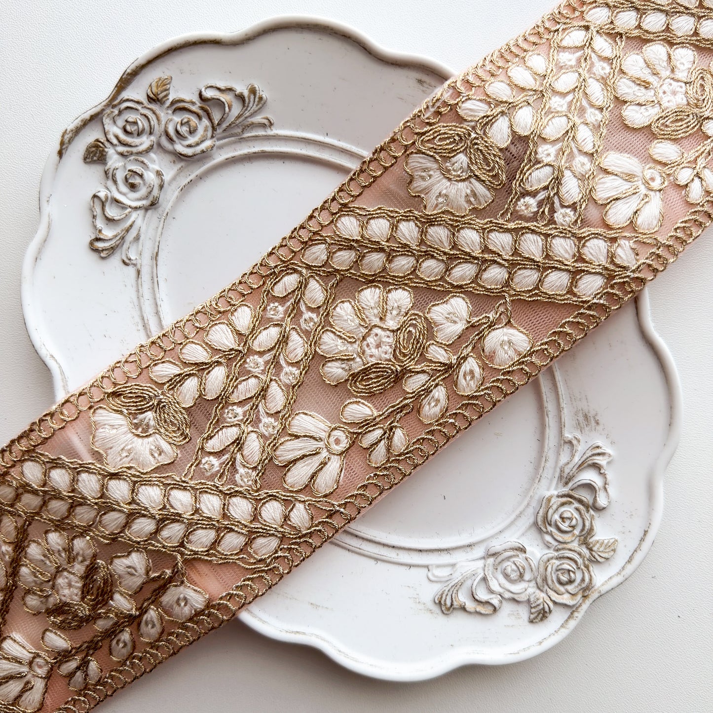 S381 インド刺繍リボン 6.5cm幅 チュール