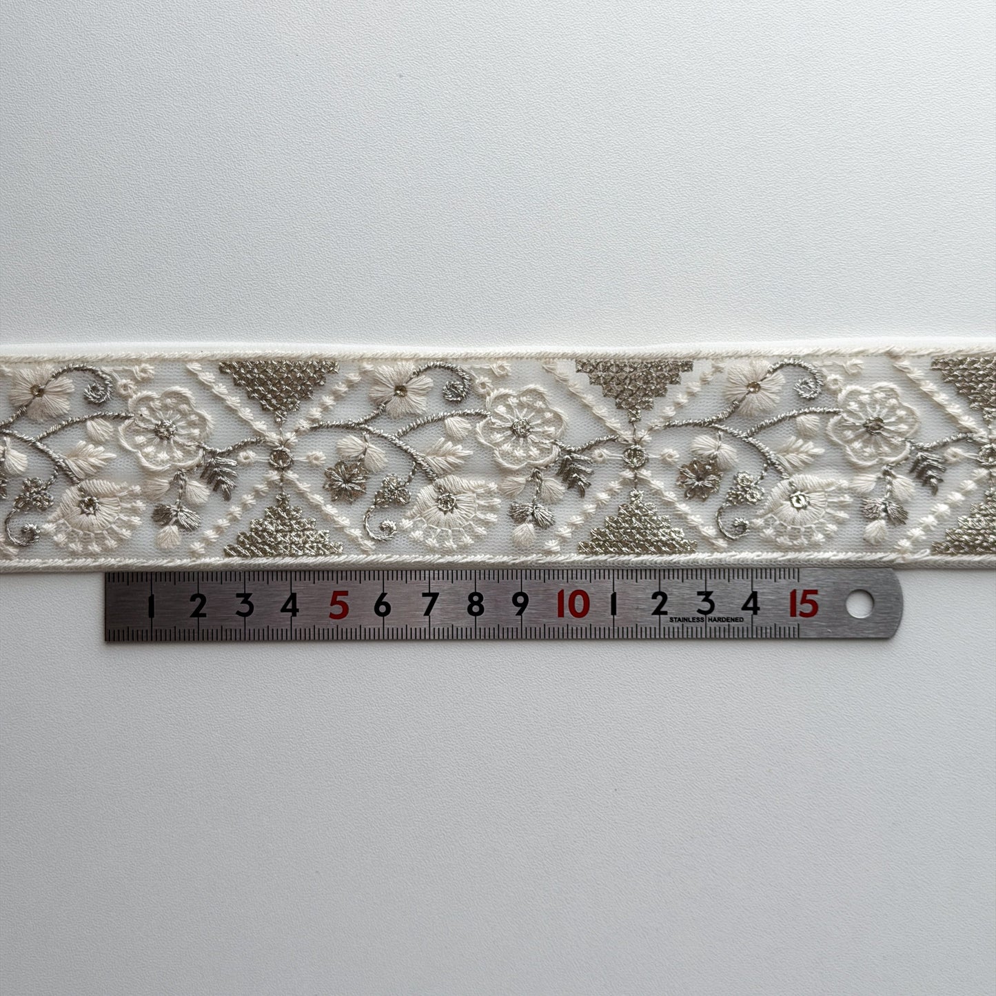 S395 インド刺繍リボン 4.5cm幅 チュール