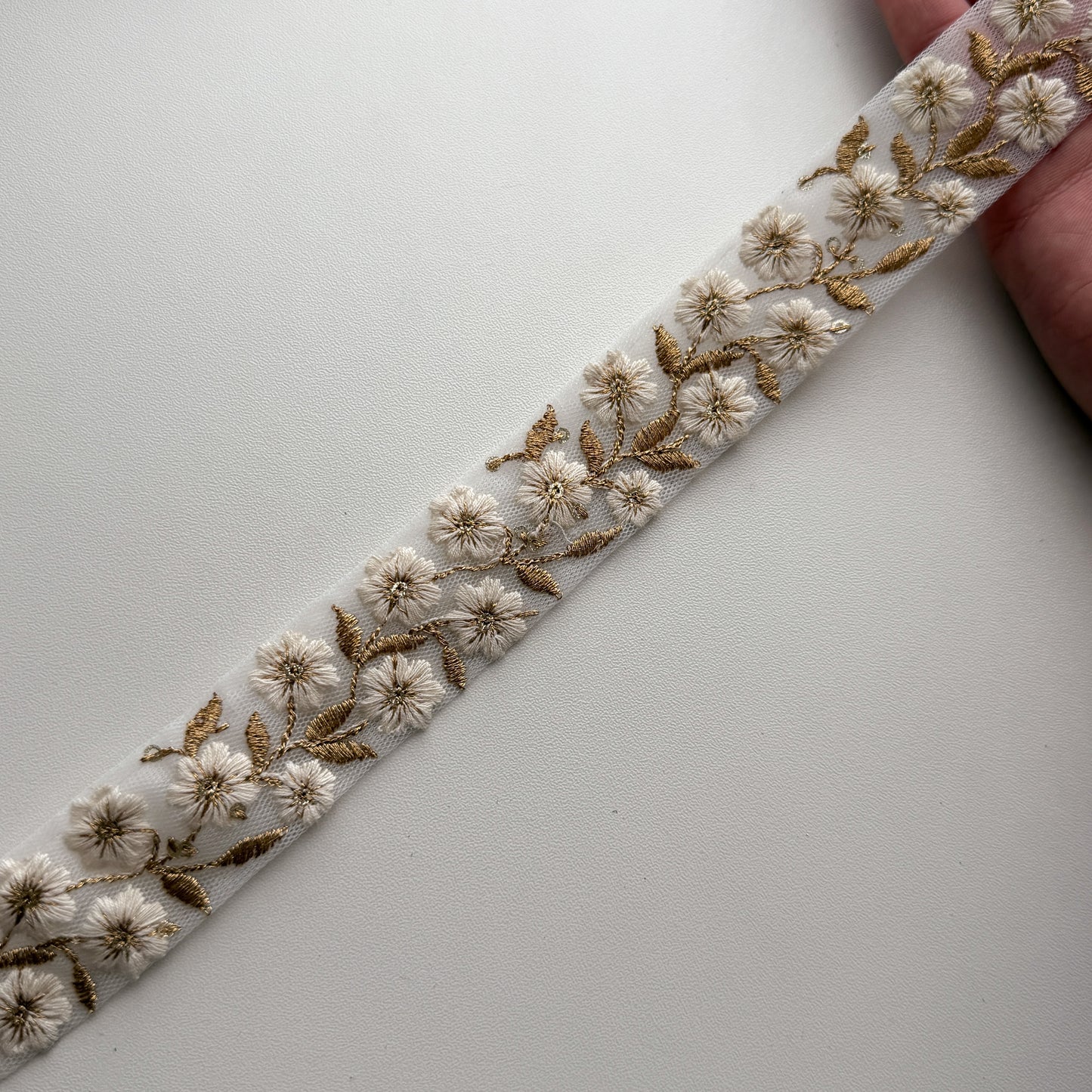 S265 インド刺繍リボン 3cm幅 チュール サクラ