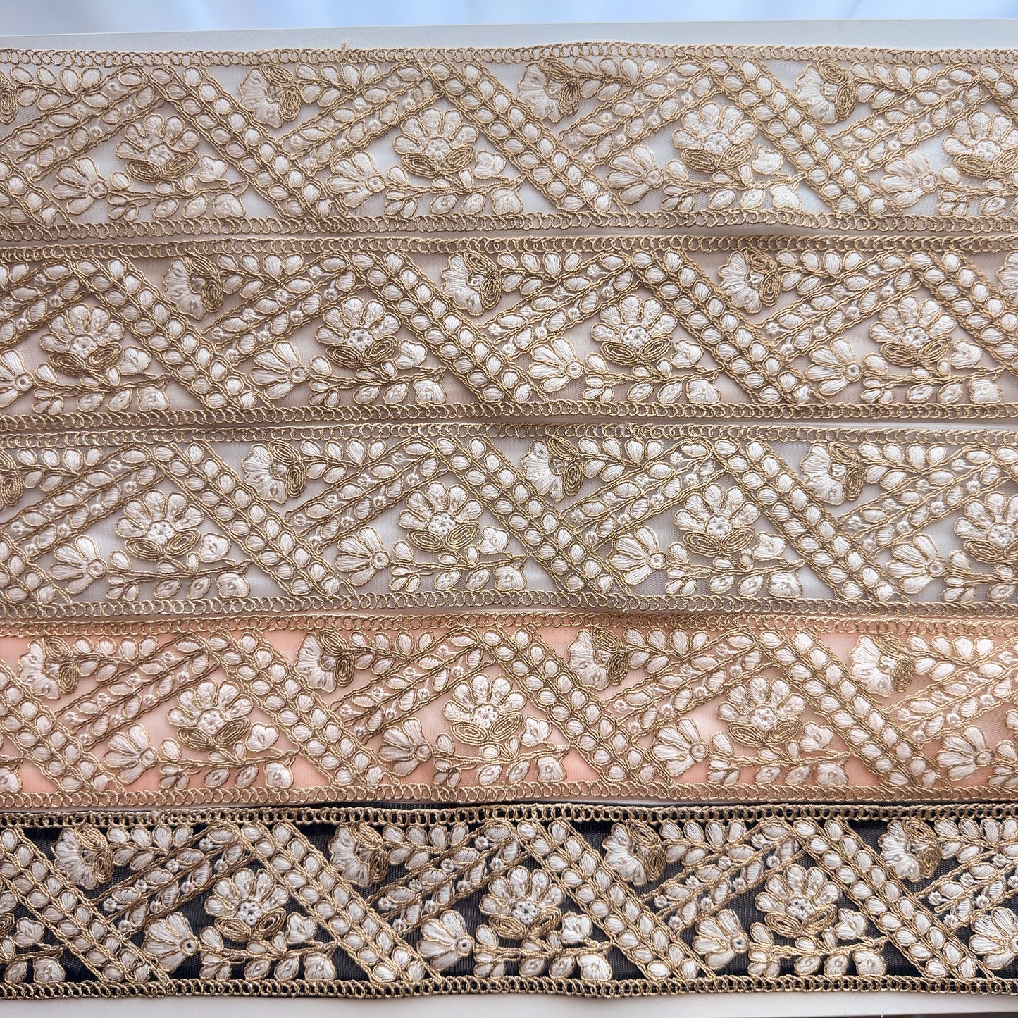 S381 インド刺繍リボン 6.5cm幅 チュール