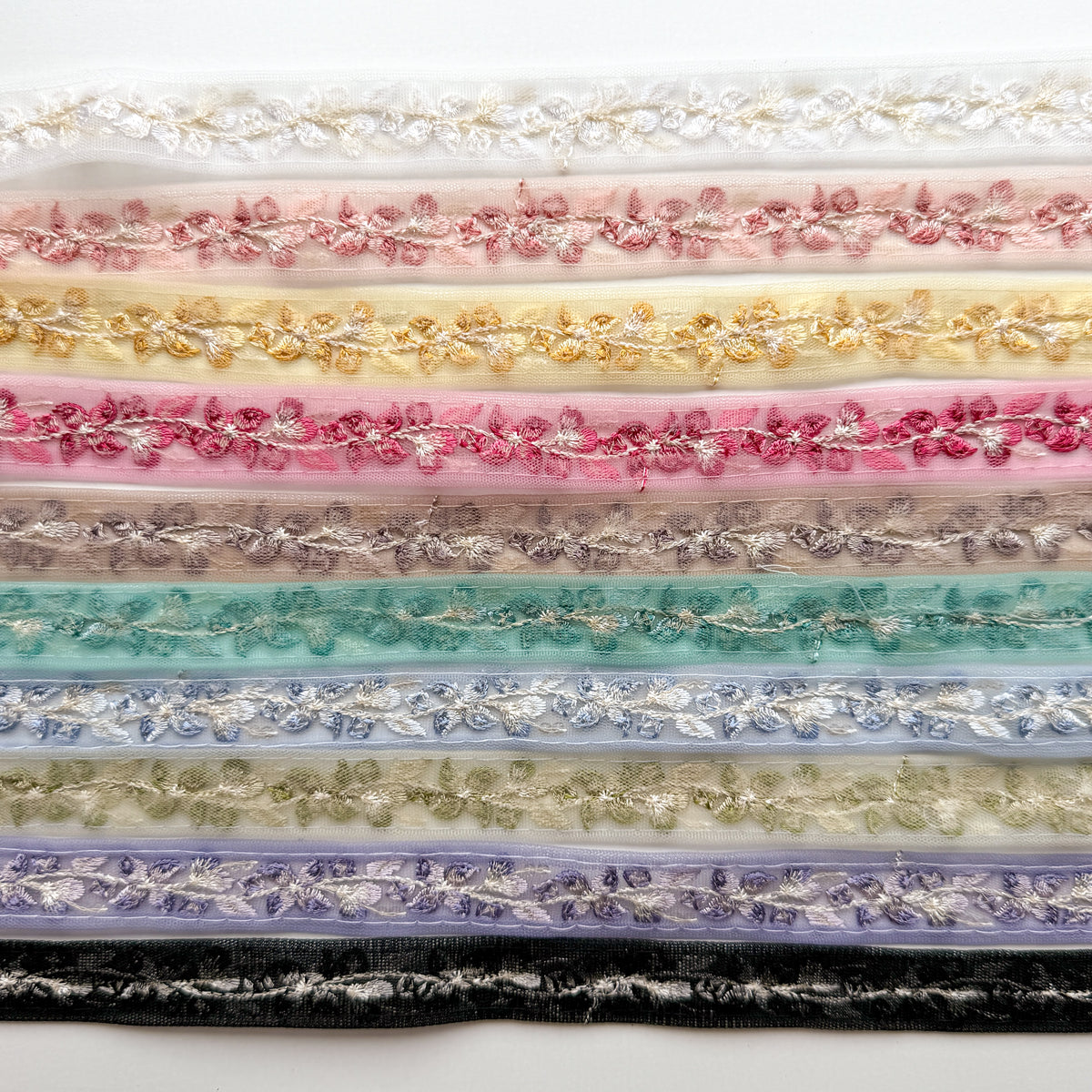 S420 インド刺繍リボン 2.5cm幅 チュール