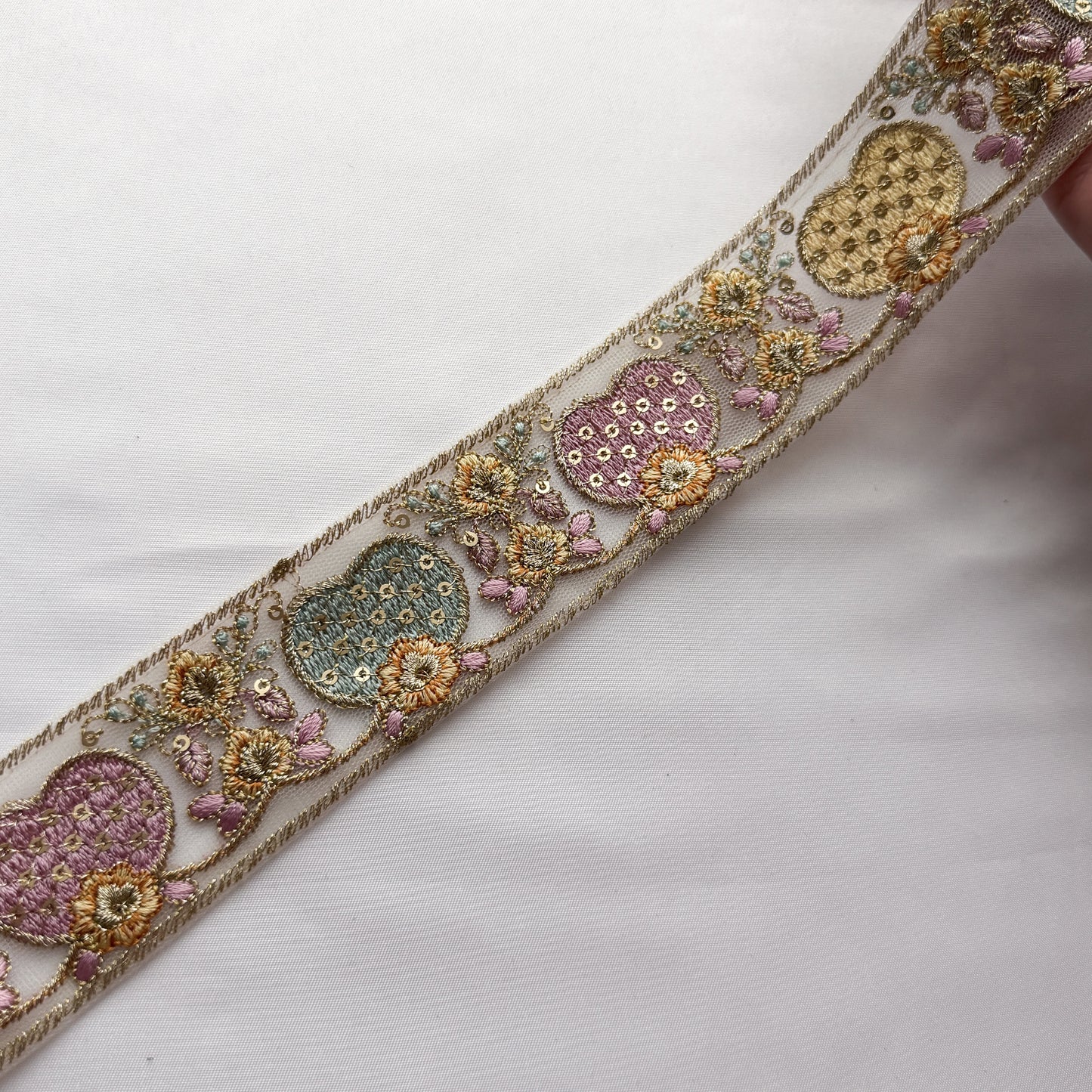 S412 インド刺繍リボン 4cm幅 チュール