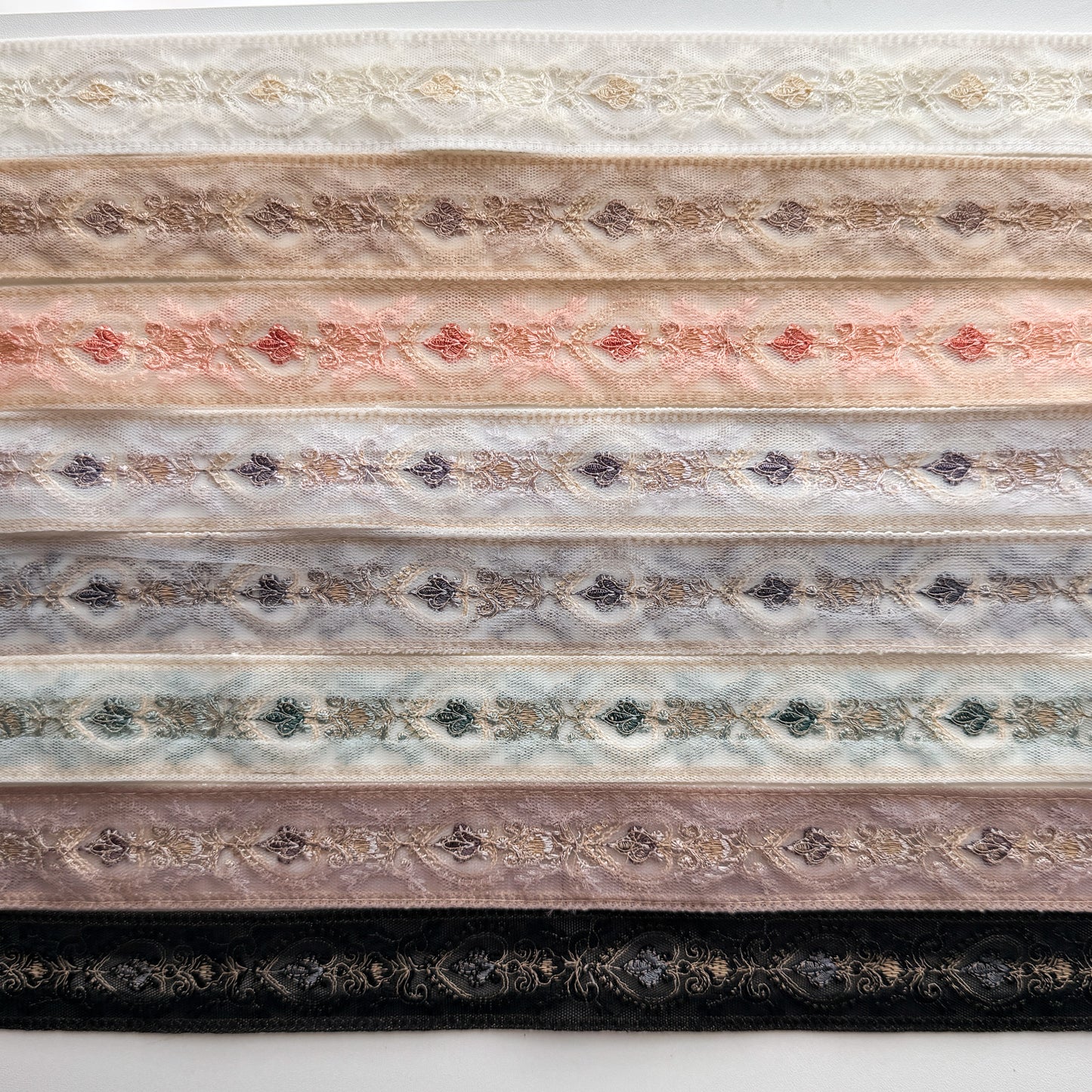 S371 インド刺繍リボン 3.5cm幅 チュール ザリ