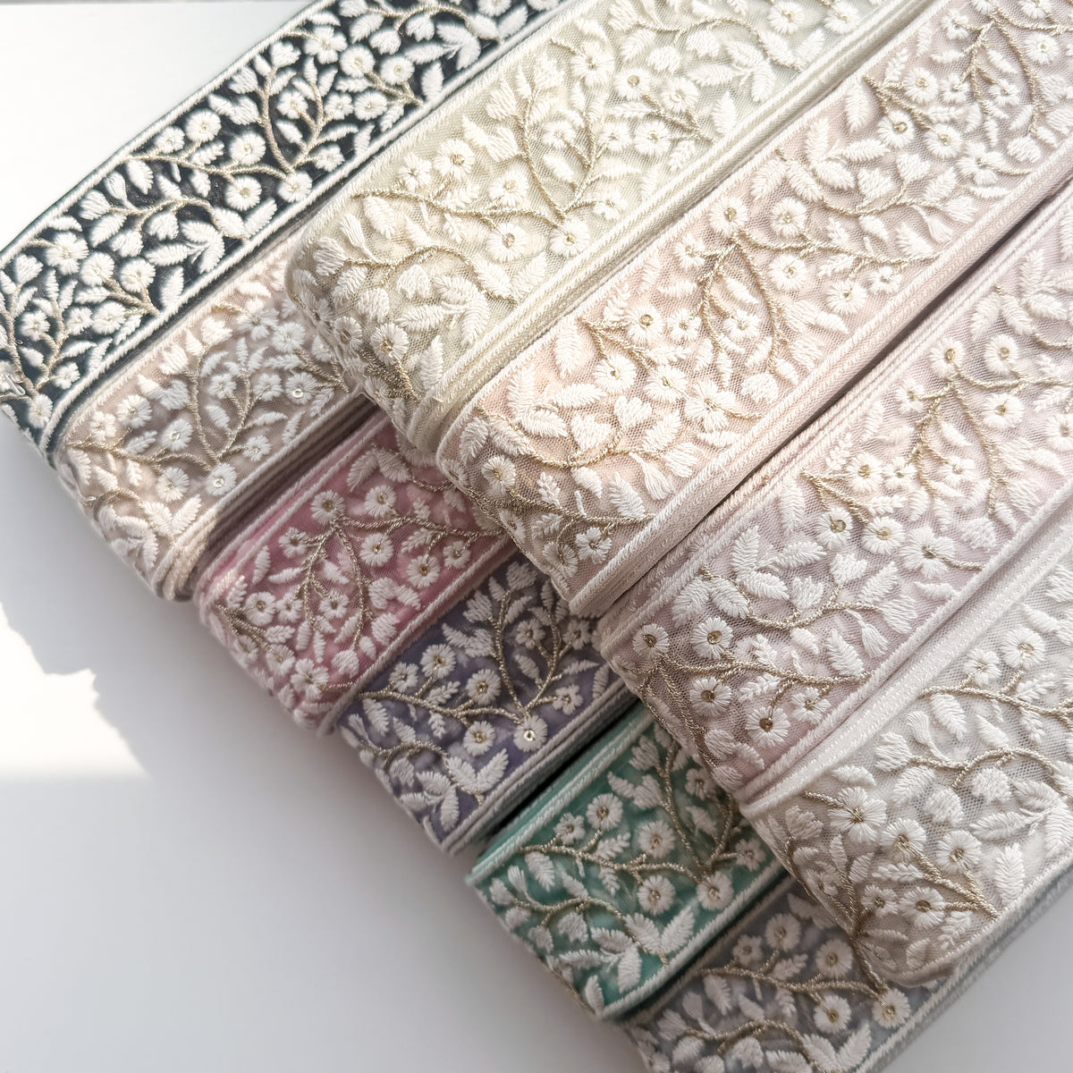 S418 インド刺繍リボン 5cm幅 チュール