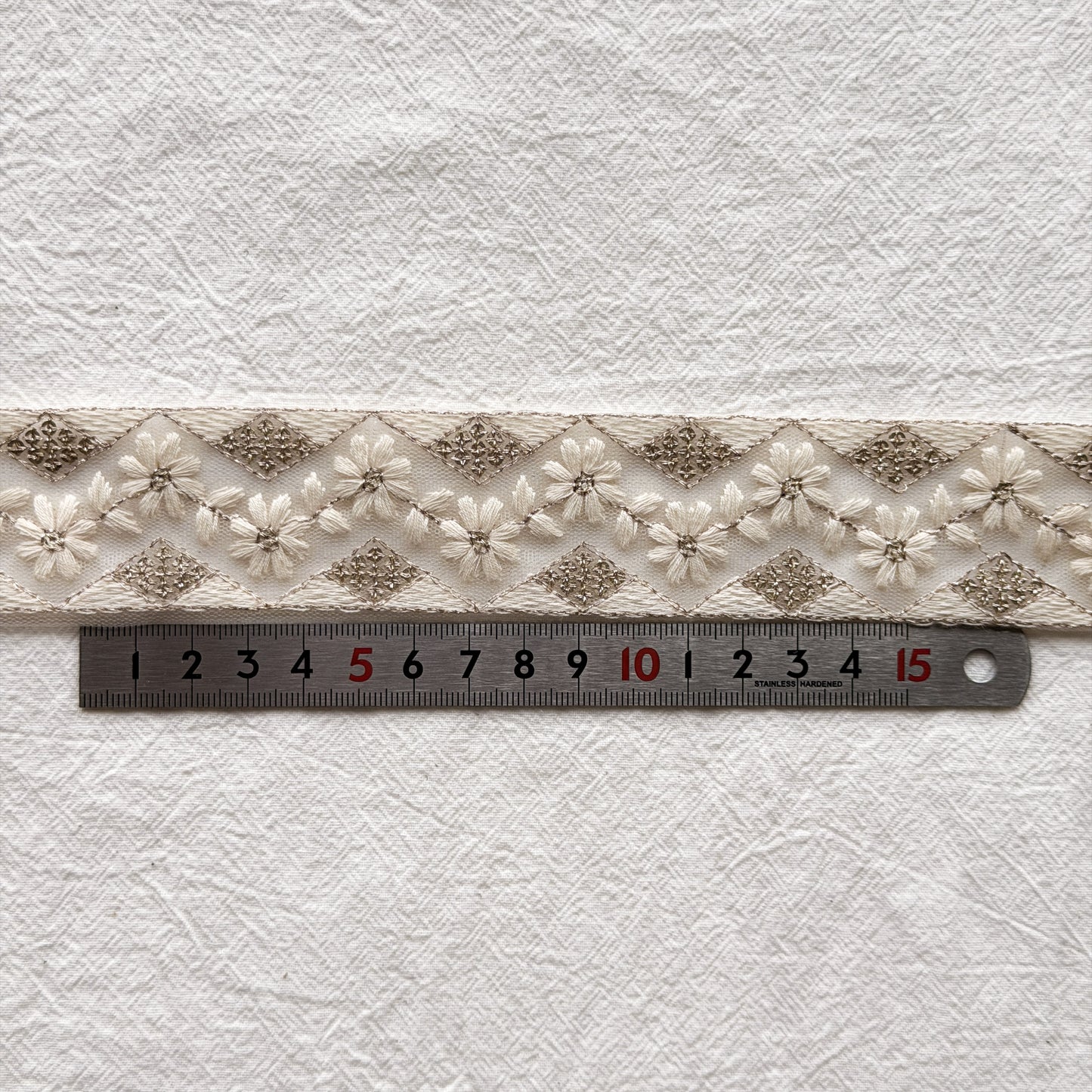 S401 インド刺繍リボン 4cm幅 チュール