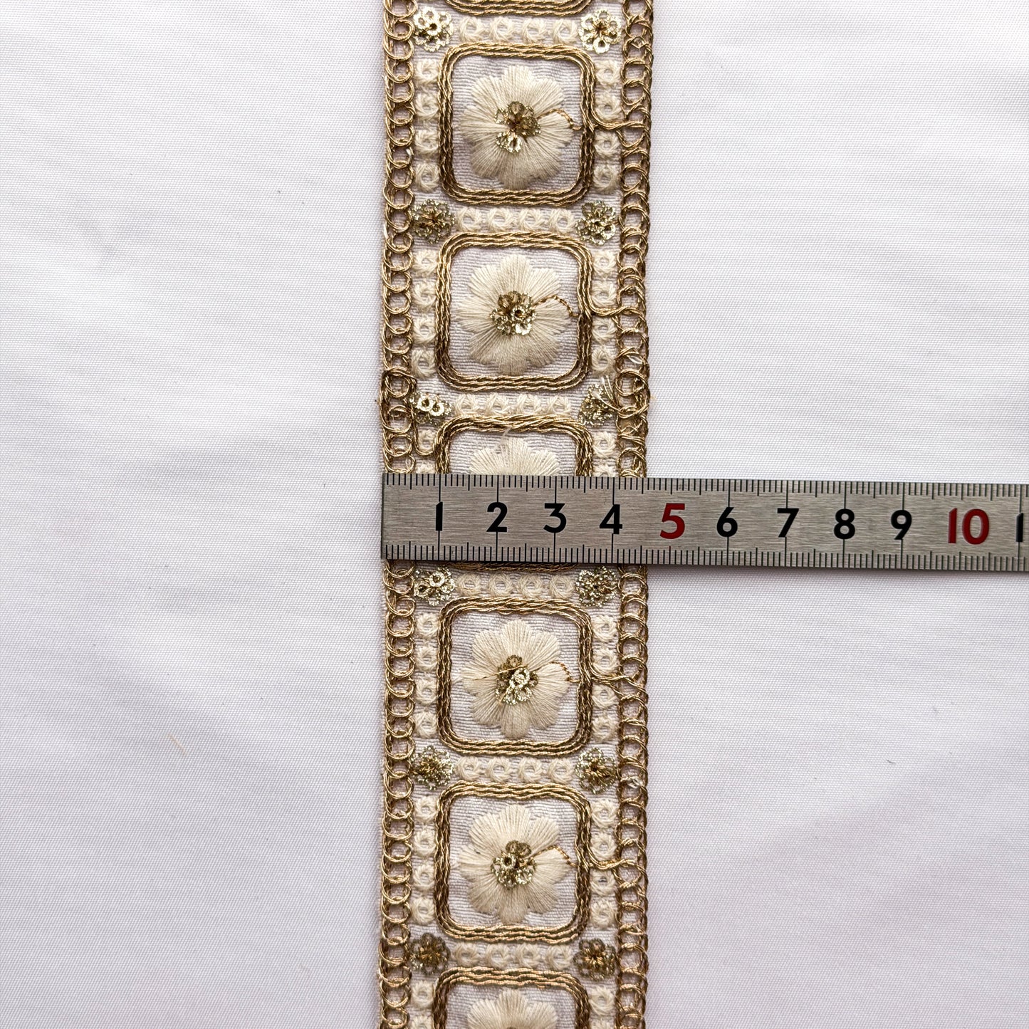 S409 インド刺繍リボン 4.5cm幅 布地