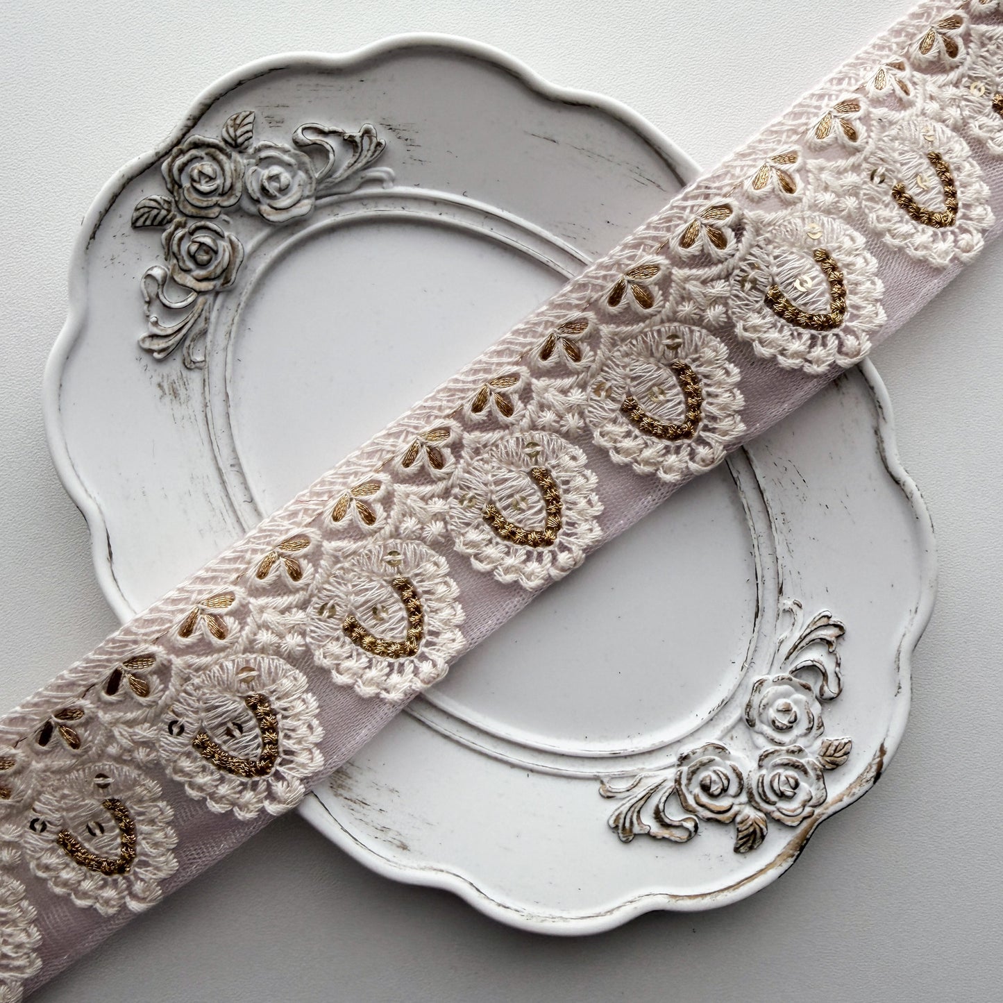 S380 インド刺繍リボン 4cm幅 チュール サークルフラワー