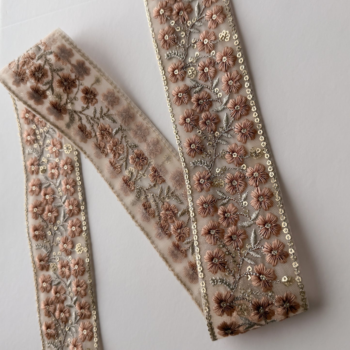S353 インド刺繍リボン 5.5cm幅 チュール ミルフルール
