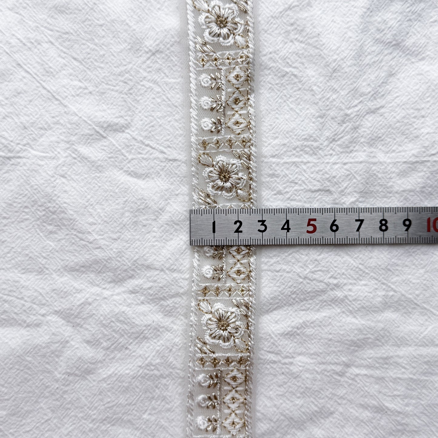 S404 インド刺繍リボン 3cm幅 チュール