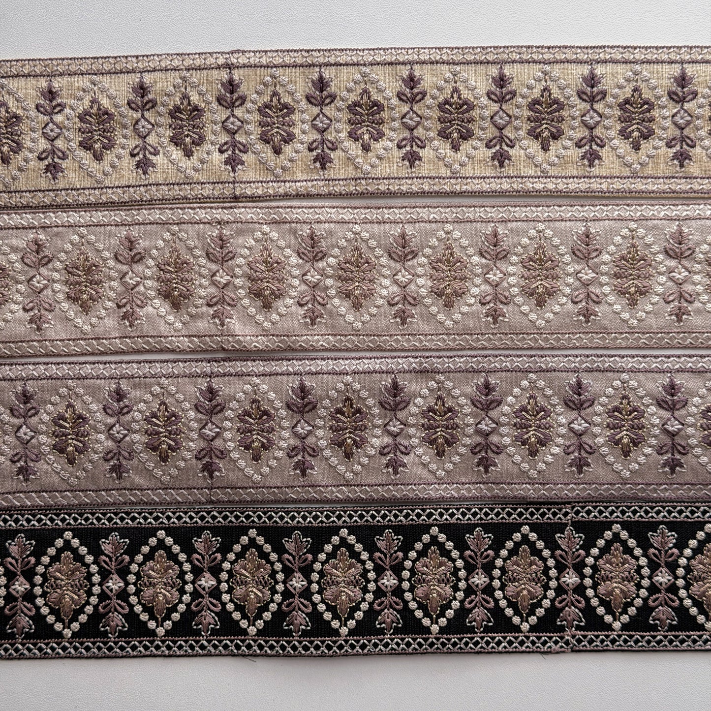 S356 インド刺繍リボン 5cm幅 布地