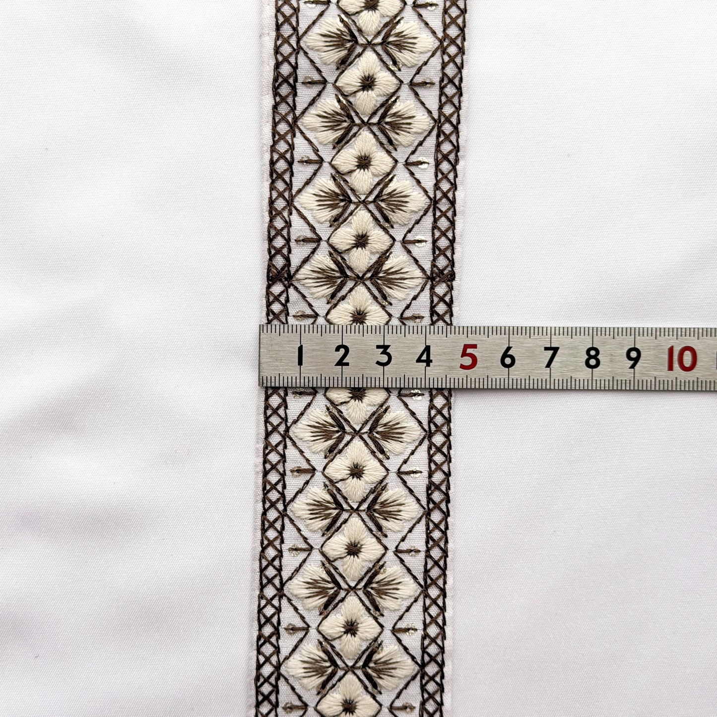 S413 インド刺繍リボン 4.5cm幅 布地