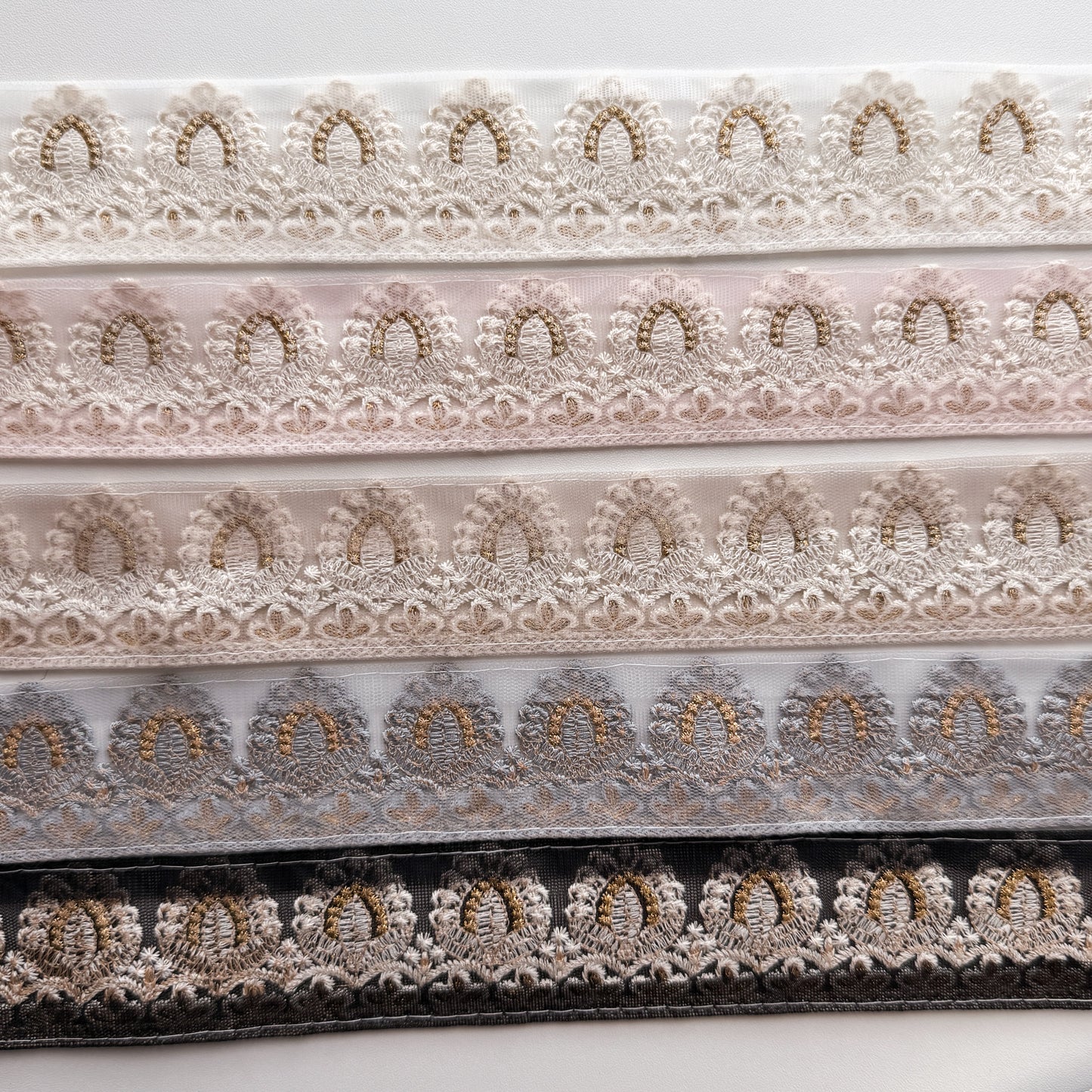 S380 インド刺繍リボン 4cm幅 チュール サークルフラワー
