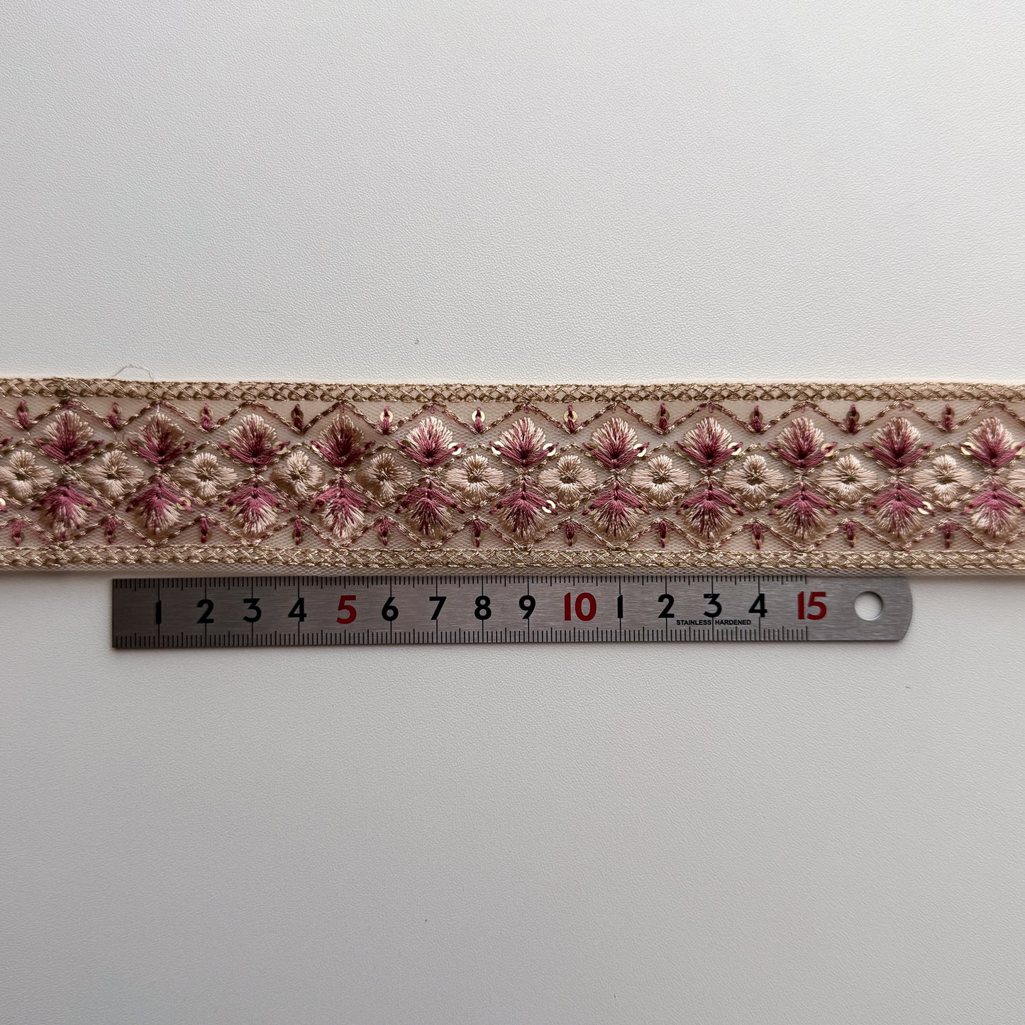 S278 インド刺繍リボン 4cm幅 チュール アーガイルフラワー