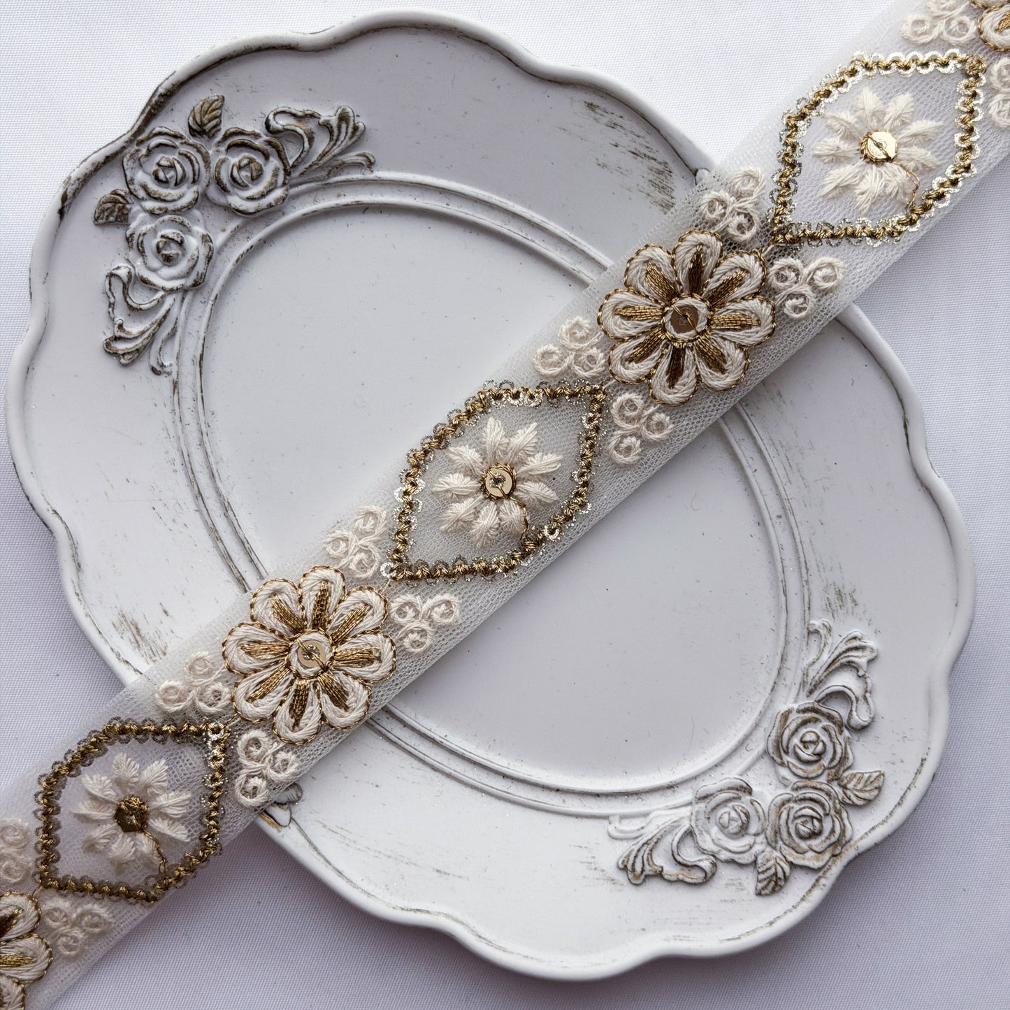 S370 インド刺繍リボン 3cm幅 チュール