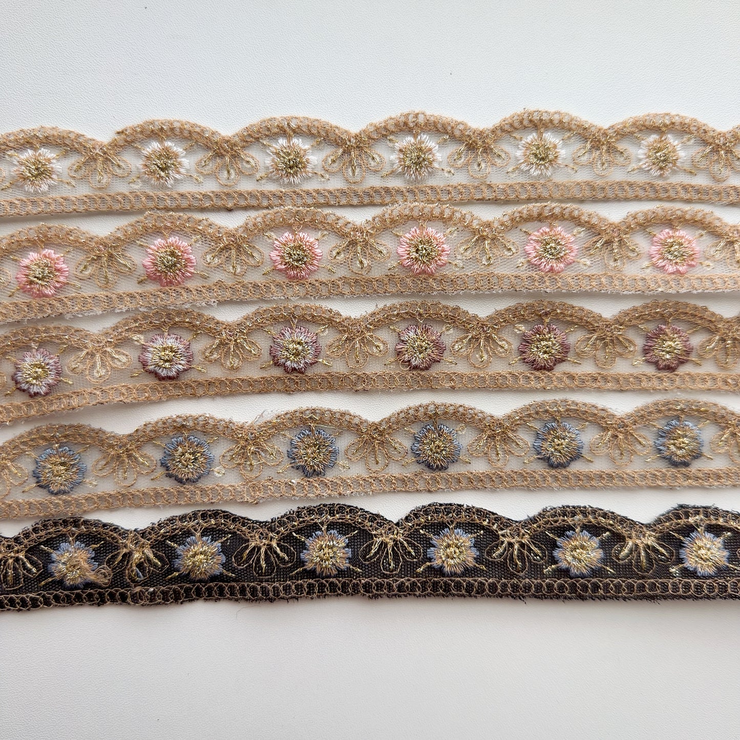 S375 インド刺繍リボン 2.5cm幅 チュール ザリ