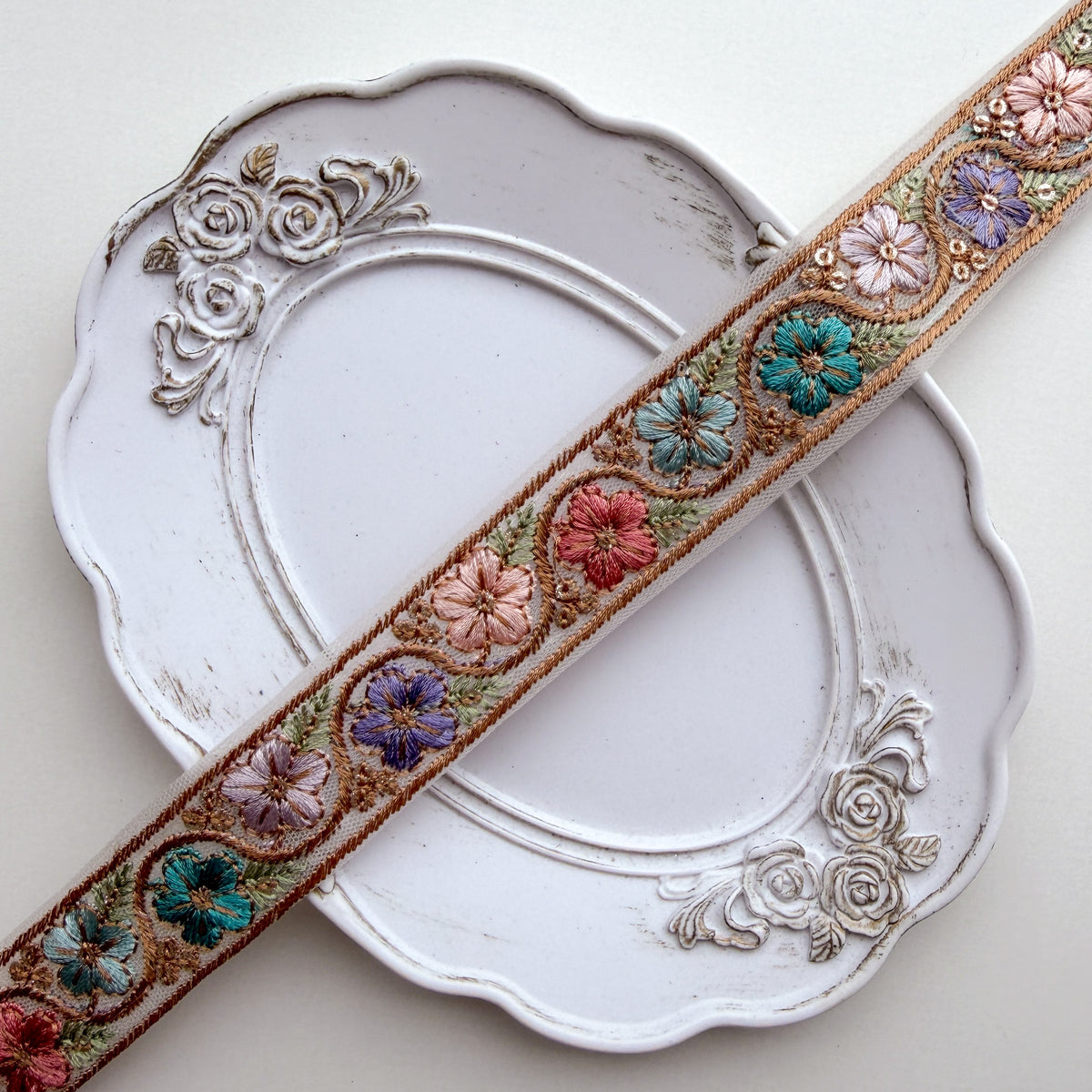 S419 インド刺繍リボン 2.5cm幅 チュール