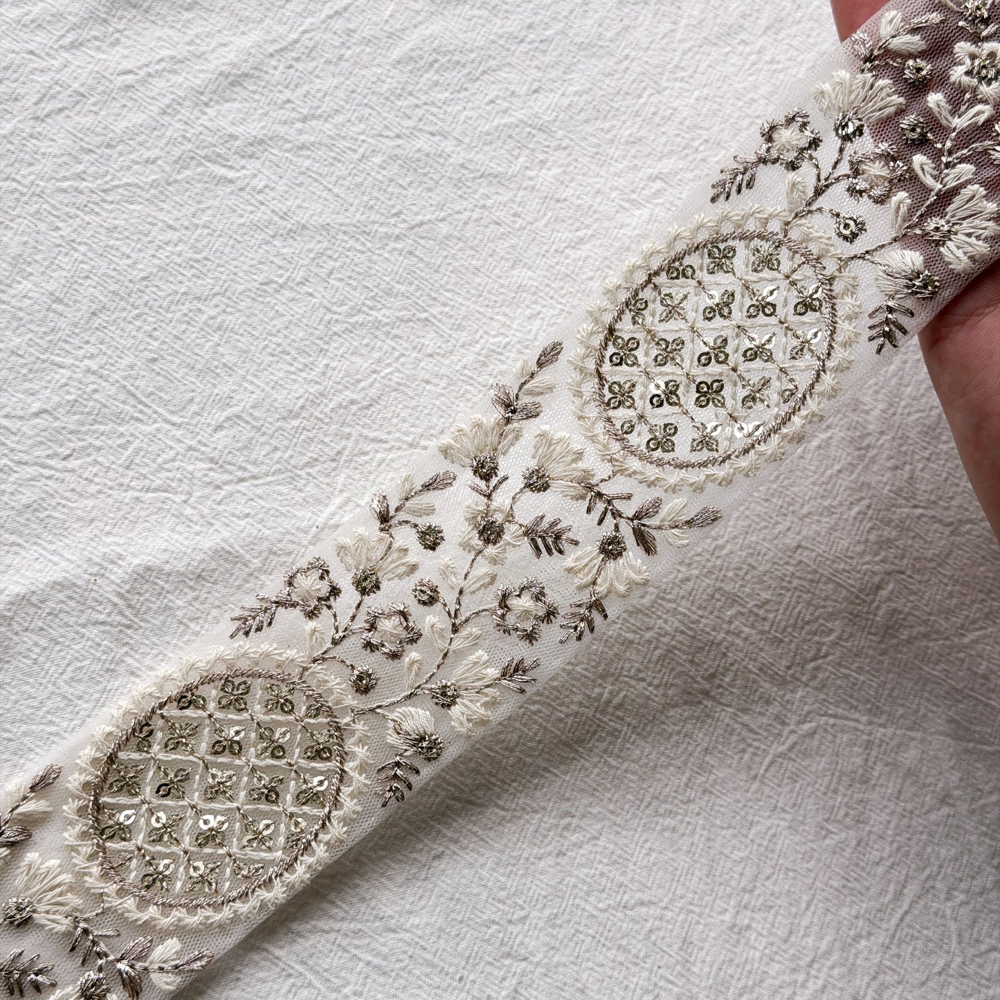 S400 インド刺繍リボン 5cm幅 チュール
