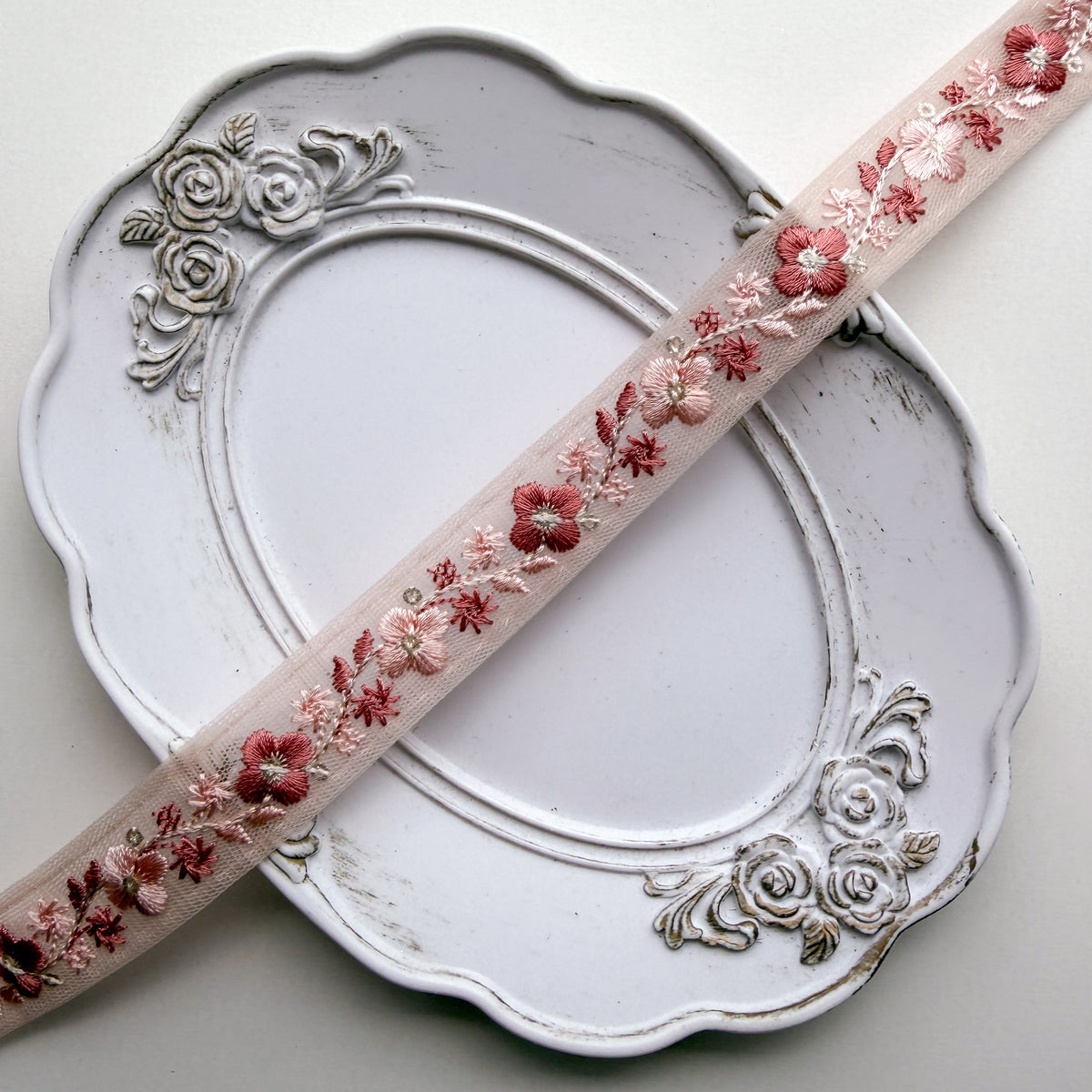 S416 インド刺繍リボン 2cm幅 チュール